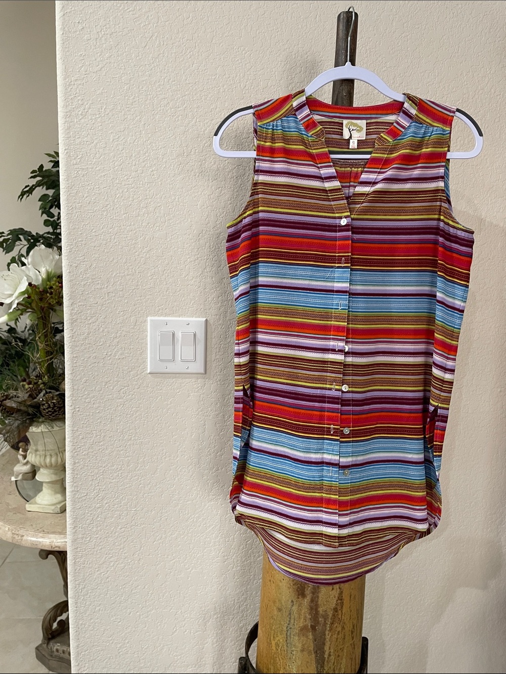 Anthropology fig and flower Multicolor Striped Sleeveless Button-Down Top SZ S